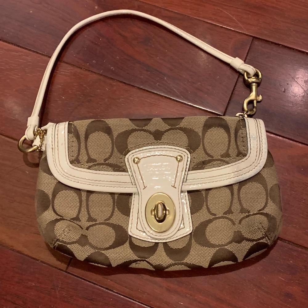 Authentic Coach Wrislet clutch